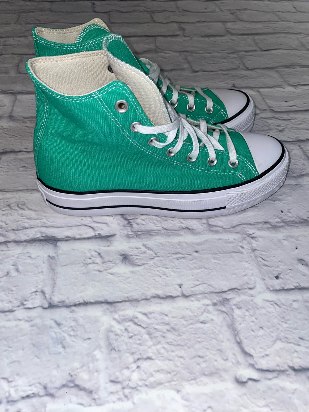 CONVERSE CHUCK TAYLOR ALL STAR LIFT PLATFORM HIGH 'APEX GREEN'. Size 8.5